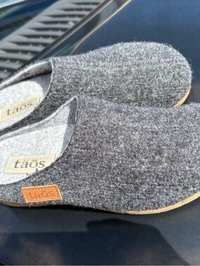 Taos Footwear Gray Felt Slip-On Mules